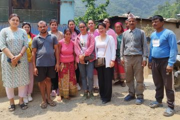 क्यान्सर पिडित बालिकालाई बुहारी संघको सहयोग