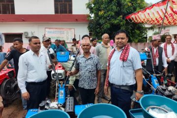 बेलौरी नगरपालिकाद्वारा ५० प्रतिशत अनुदानमा १७६ थान कृषि यान्त्रीकिकरण सामग्री बितरण